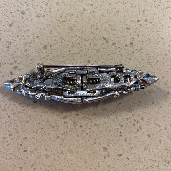 Stunning silver tone brooch can become lapel chips. This was very in big 1930’s - Picture 4 of 11